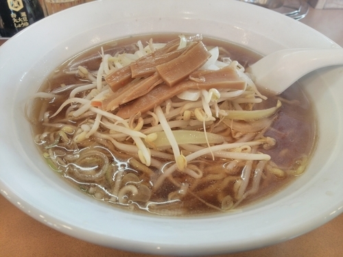 「醤油ラーメン(ランチサービス大盛無料)」@北京亭 鶴ヶ島店の写真
