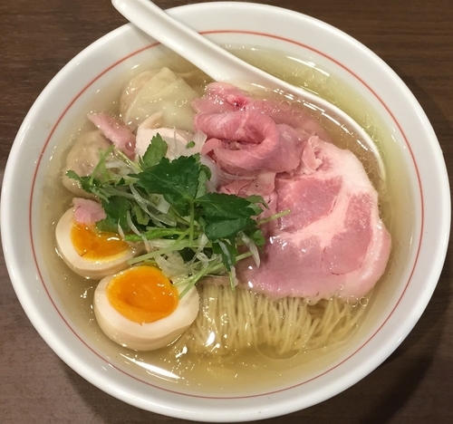 「特撰ラーメン白1000円」@八咫烏の写真