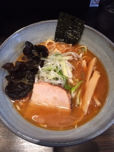 「焦がし香味油　味噌（低加水麺）　通常価格880円」@北海道らーめん 鷹の爪 新宿店の写真