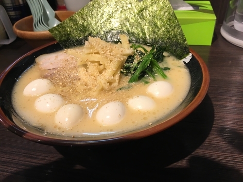 「ラーメン(醤油、うずら増し)」@横浜家系ラーメン 大黒家 甲府駅前店の写真