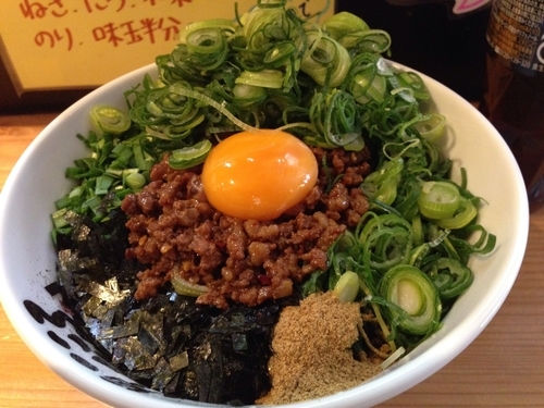 「九条ネギ増し台湾混ぜそば」@麺屋こころ 梅ヶ丘店の写真