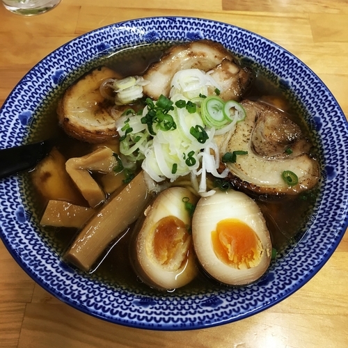 「醤油チャーシューめん+煮玉子」@すたじあむ たけの写真