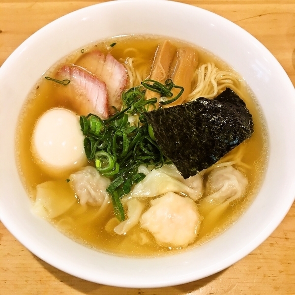 特製ワンタン麺ハーフ白だし＋切り落としチャーシュー