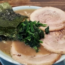 醤油チャーシュー麺増し　麺かため＋ライス