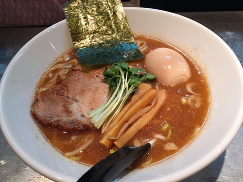 「玉やまらぁ」@麺 やまらぁの写真