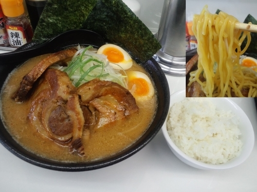「みそチャーシュー麺950円＋サービス小ラ​イス」@麺や 山道の写真