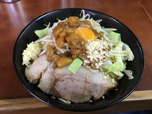 「小 汁なし ニンニクアブラ 生卵」@ラーメン二郎 めじろ台法政大学前店の写真