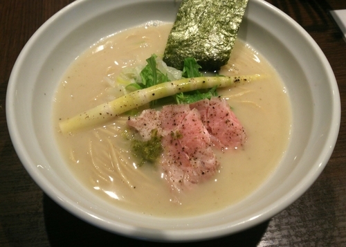 「【春期限定】真鯛の白湯そば　750円」@IZASAの写真