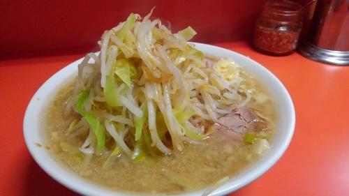 「小ラーメン(麺半分、ヤサイ・ニンニク・カラメ)」@ラーメン二郎 神田神保町店の写真