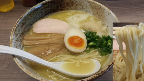 「【限定】鶏のポタージュラーメン850円麺中盛り100円」@東大和ラーメン大冬樹Season2の写真