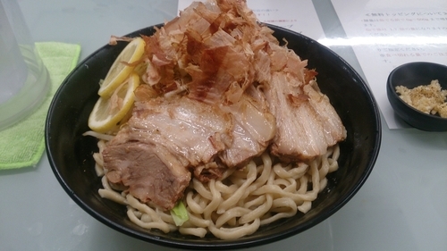 「塩汁なしラーメン750円+豚1枚50円」@ラーメン 富次郎 堀町店の写真