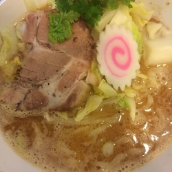 春キャベツとパクチーの海老煮干しらーめん