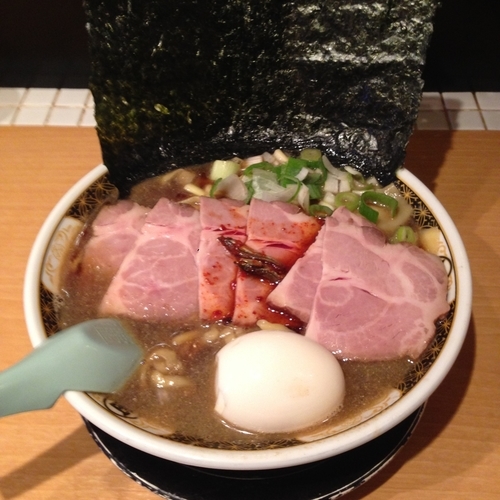 「すっごい煮干しらーめん」@すごい煮干ラーメン凪 新宿ゴールデン街店 別館の写真