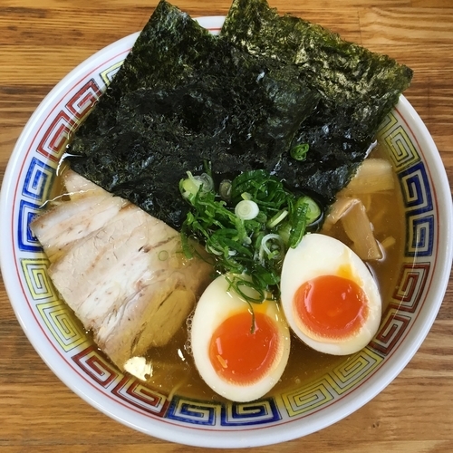 「中華そば (650円) 特製 (200円)」@ひかり食堂の写真