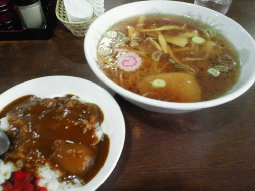 「半カレーラーメン 750円」@支那そば 佐川の写真