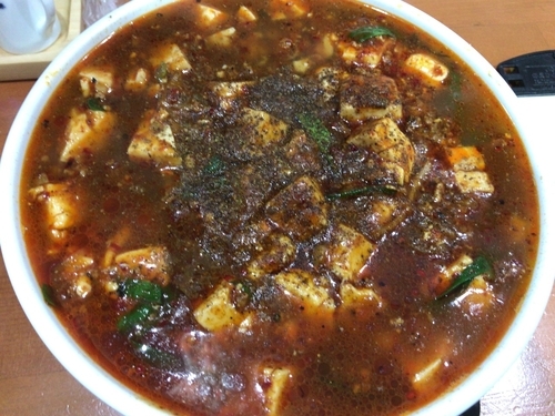 「本格四川麻婆ラーメン900円」@中華食堂 秋の写真