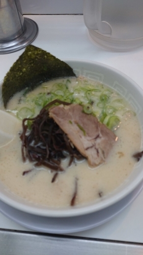 「ラーメン ５００円」@博多天神 新橋2号店の写真