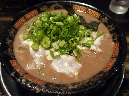 「とんこつラーメン」@無鉄砲 東京中野店の写真