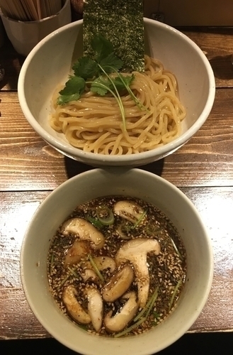 「出汁つけそば（を醤油で) ￥850」@神田とりそば なな蓮の写真