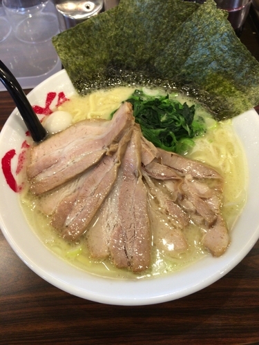 「塩チャーシュー麺大盛り」@横浜家系ラーメン 吟家 旭店の写真