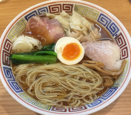 「ワンタン中華そば900円」@ほっこり中華そば もつけの写真
