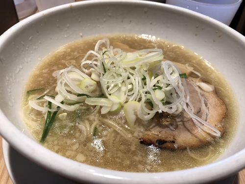 「鶏ガラとんこつらーめん」@よってこや 恵比寿本店の写真