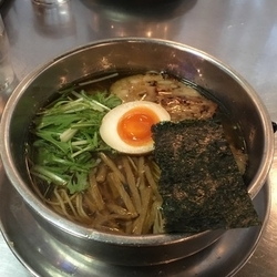 炙りチャーシューラーメン醤油まろ味 1080円