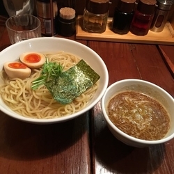 つけ麺 味玉付き 880円