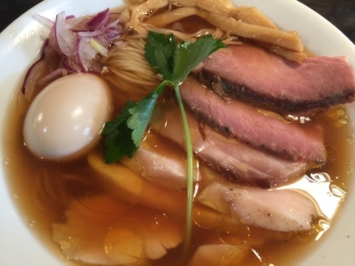 「淡麗煮干らぁめん全部入り」@KaneKitchen Noodlesの写真