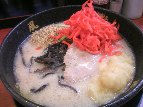 「ラーメン５８０円+替玉２つ（無料）」@とんこつラーメン 博多風龍 渋谷店の写真