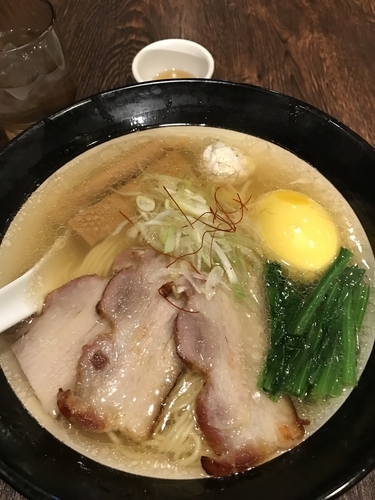 「塩そば ＋黄金味玉、ベーコン」@焙煎汐蕎麦処 金字塔の写真