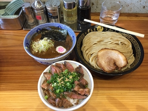 「つけ麺並 レアチャーシュー丼」@中華蕎麦うゑずの写真