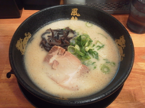 「とんこつラーメン  580円」@博多風龍 神田西口店の写真