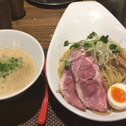 濃熟味噌つけめん 740円