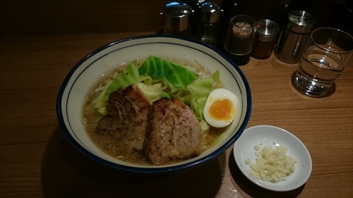 「醤油とんこつ・大盛・柔らかめ　￥８９０」@らーめん勇の写真