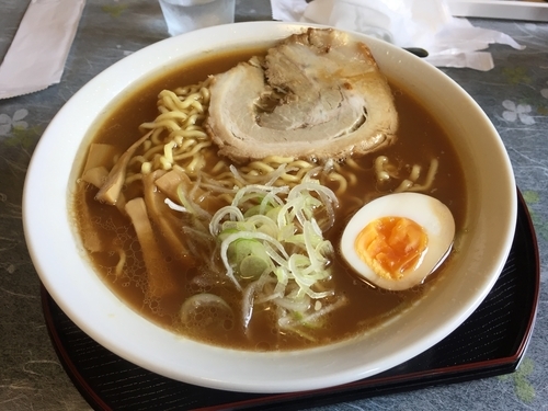 「醤油ラーメン大盛り麺固め」@ラーメン 4つ星の写真