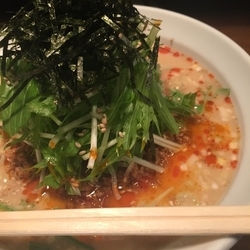 白ごまの坦々麺