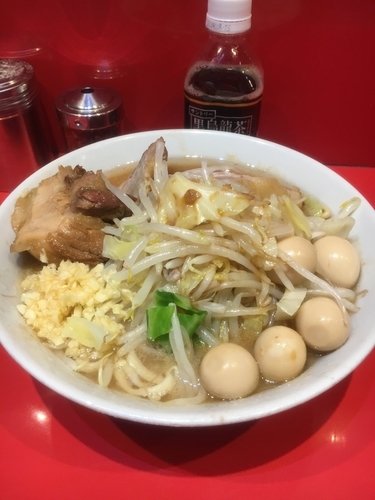 「小ラーメン ➕ うずら ➕ ニンニク」@ラーメン二郎 西台駅前店の写真