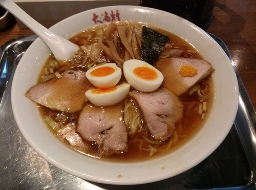 「玉子入りチャーシューワンタン麺普通盛り」@中華そば 大海軒 八王子店の写真