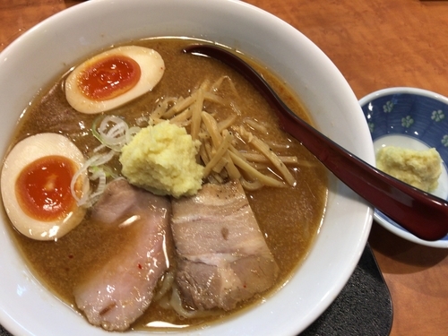「味噌生姜らーめん880円+生姜50円+味玉120円」@麺や うから家からの写真