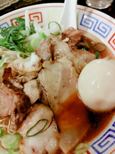 「おとんば豚そば850円＋味玉＋替玉」@づゅる麺 池田の写真