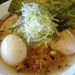 焦がし牛塩らぁめん（限定）＋特製トッピング