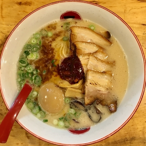 「こってり肉入り(930円) 味付たまご(100円)」@ラーメン一興 立花本店の写真