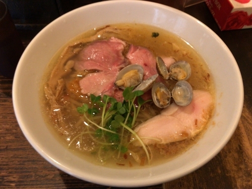 「中崎壱丁塩らーめん 大盛」@麬にかけろ 中崎壱丁 中崎商店會1-6-18号ラーメンの写真