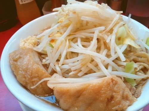 「ラーメン＋豚1枚（ニンニク少し）」@用心棒の写真