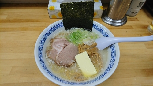 「塩らーめん+バター」@北海道らーめん しゅんの写真
