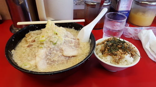 「ﾄﾝ塩ﾁｬｰｼｭｰ麺1030円+ﾐﾆﾁｬｰｼｭｰ丼250円」@らーめん弁慶 浅草本店の写真