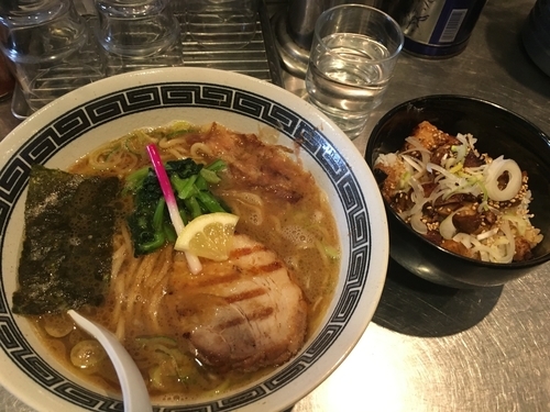 「カツオ香るラーメン700円+チャーシュー丼280円」@龍が如しの写真