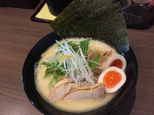 「ゆうすけ濃厚鶏白湯（全部のせ）」@麺屋 ゆうすけの写真