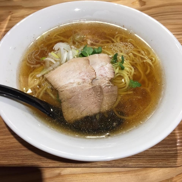 醤油らー麺魚介ガツン